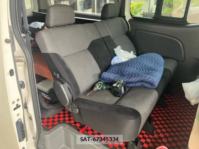 Nissan NV350 Caravan 2012-08 7223186-18