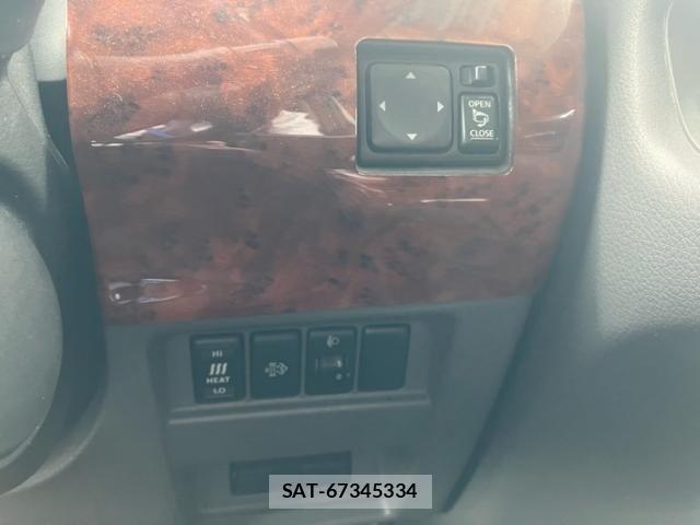 Nissan NV350 Caravan 2012-08 7223186-21