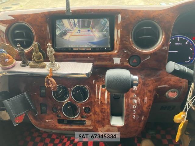 Nissan NV350 Caravan 2012-08 7223186-24