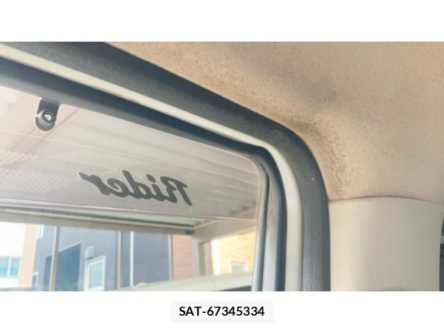 Nissan NV350 Caravan 2012-08 7223186-28
