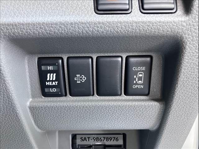 Nissan NV350 Caravan 2020-11 7223190-18