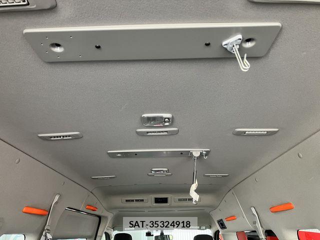 Nissan NV350 Caravan 2021-02 7223192-14