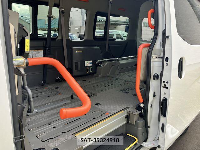 Nissan NV350 Caravan 2021-02 7223192-16