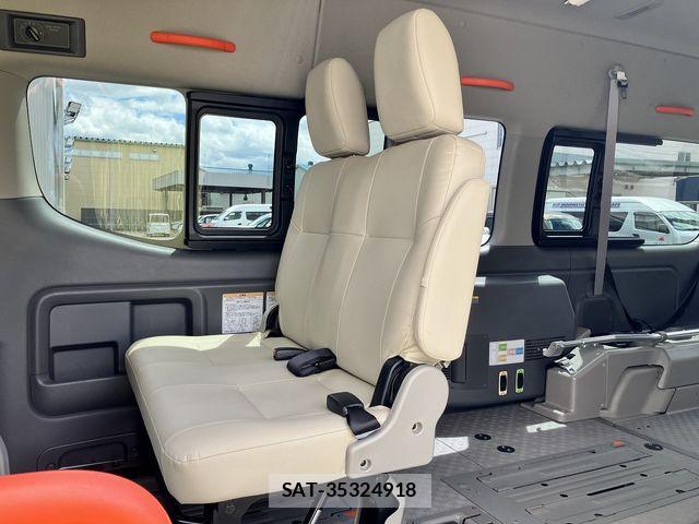 Nissan NV350 Caravan 2021-02 7223192-18