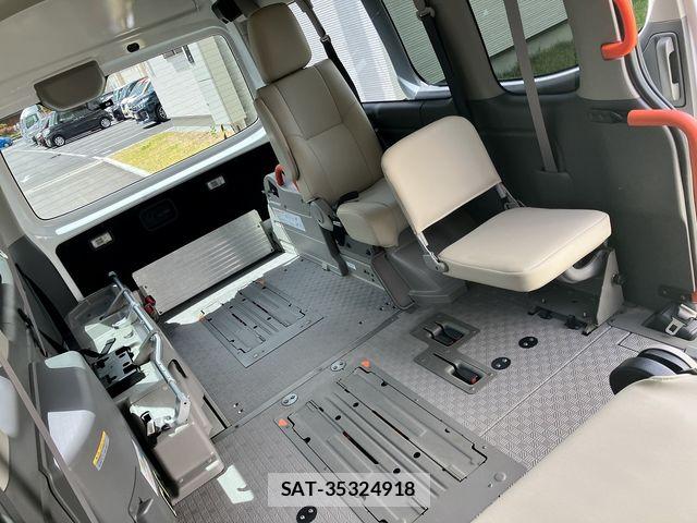 Nissan NV350 Caravan 2021-02 7223192-19