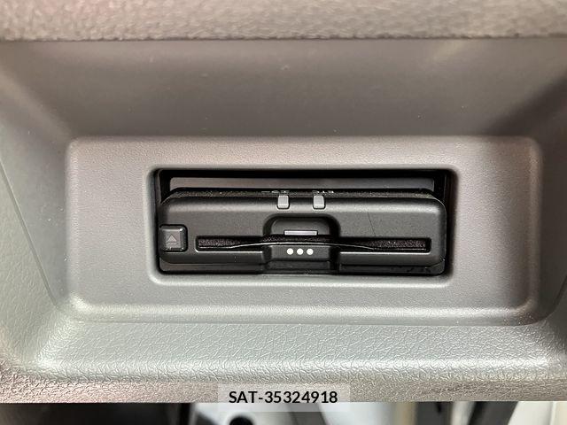 Nissan NV350 Caravan 2021-02 7223192-26