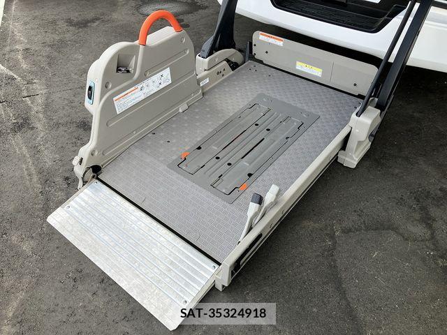 Nissan NV350 Caravan 2021-02 7223192-8