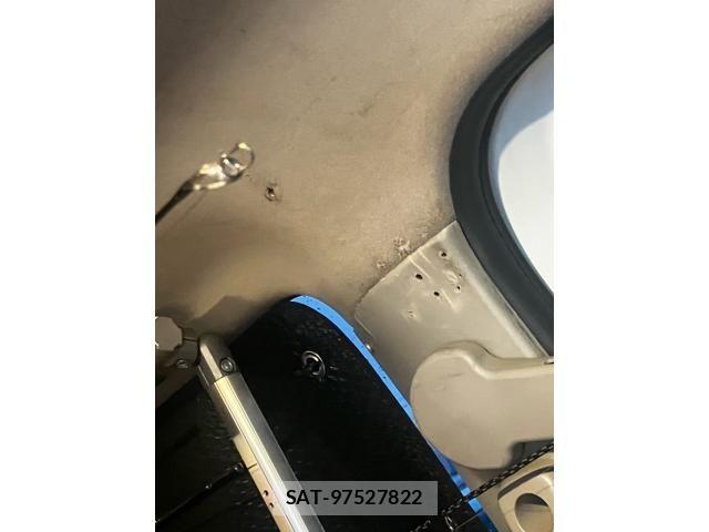 Nissan NV350 Caravan 2012-09 7223183-11