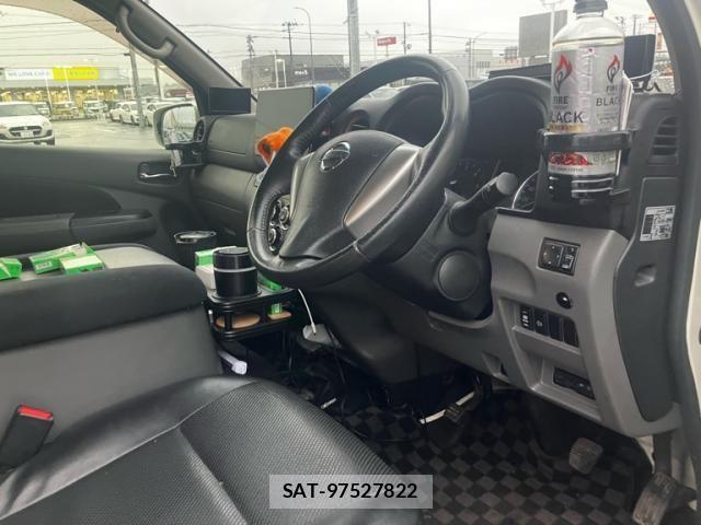 Nissan NV350 Caravan 2012-09 7223183-13