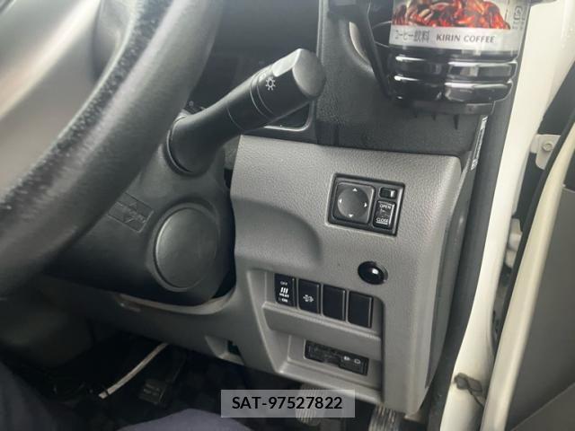 Nissan NV350 Caravan 2012-09 7223183-16