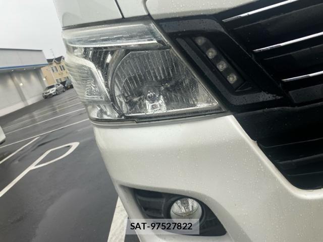 Nissan NV350 Caravan 2012-09 7223183-1