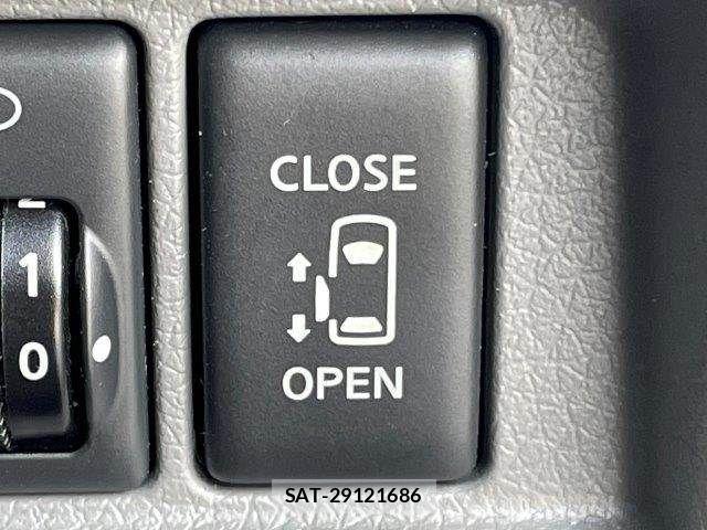 Nissan NV350 Caravan 2018-04 7223185-10