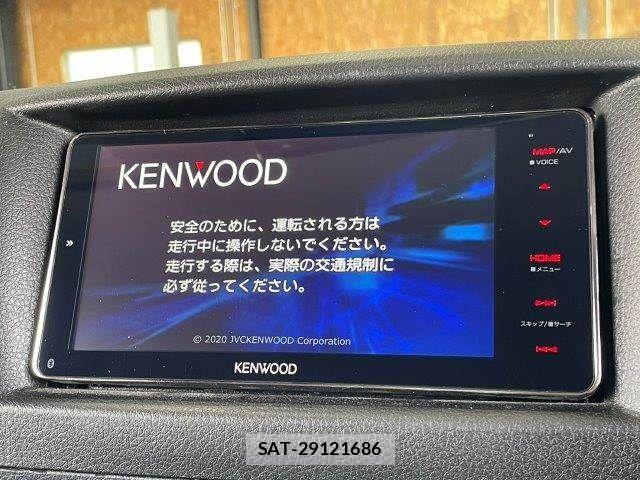 Nissan NV350 Caravan 2018-04 7223185-3