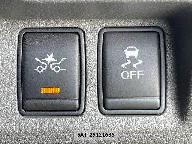 Nissan NV350 Caravan 2018-04 7223185-8
