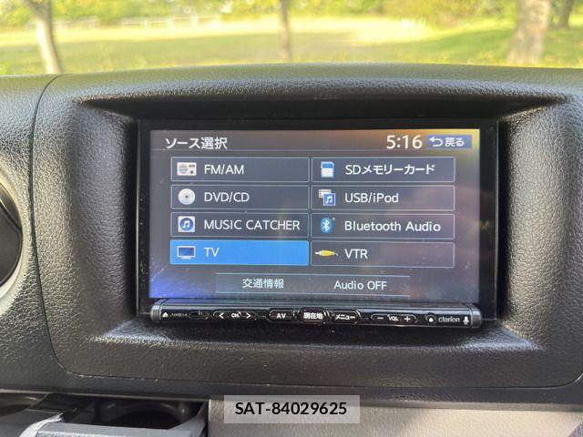Nissan NV350 Caravan 2013-08 7223187-13