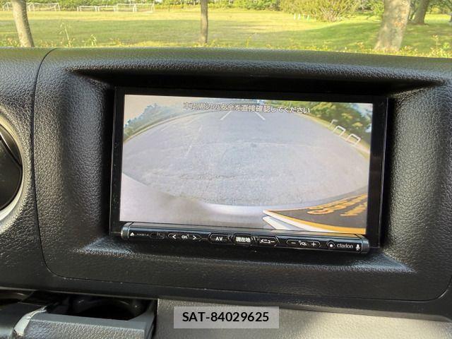 Nissan NV350 Caravan 2013-08 7223187-14