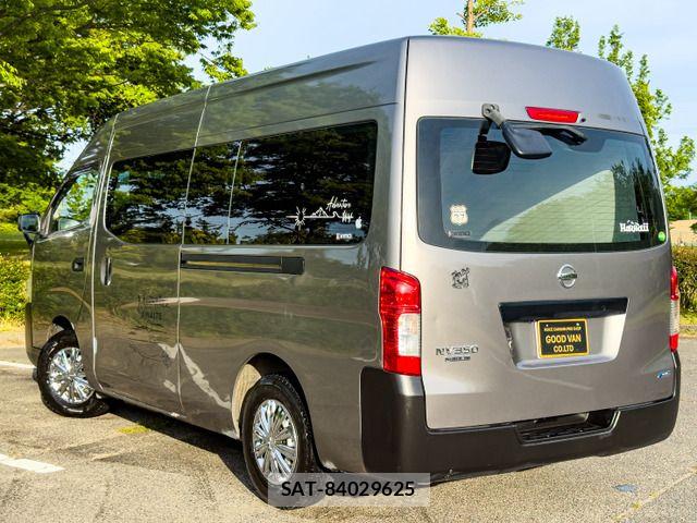 Nissan NV350 Caravan 2013-08 7223187-1