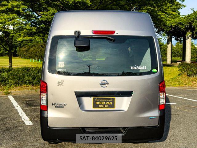 Nissan NV350 Caravan 2013-08 7223187-7