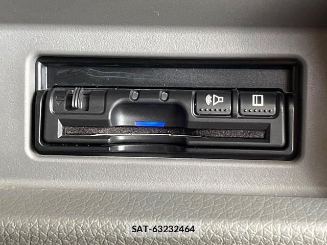 Nissan NV350 Caravan 2019-05 7329102-5
