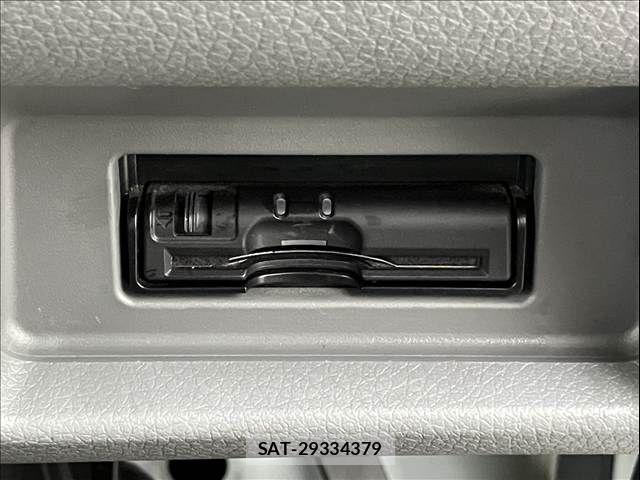Nissan NV350 Caravan 2019-03 7329099-18