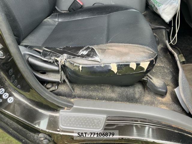 Nissan NV350 Caravan 2013-07 7359186-12