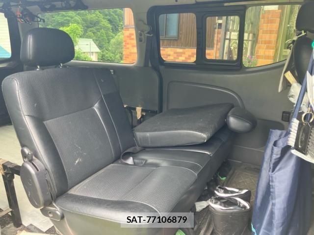 Nissan NV350 Caravan 2013-07 7359186-13
