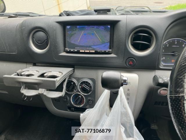 Nissan NV350 Caravan 2013-07 7359186-18