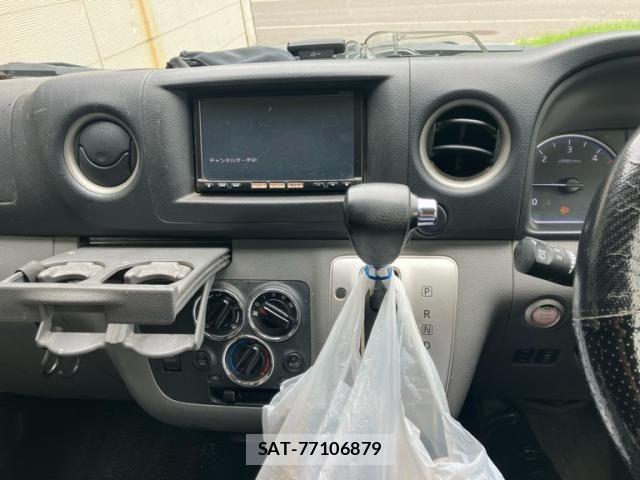 Nissan NV350 Caravan 2013-07 7359186-19
