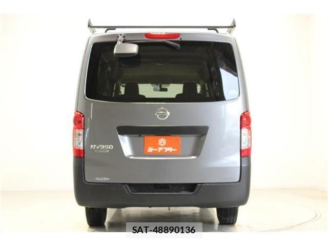 Nissan NV350 Caravan 2019-05 7359190-11