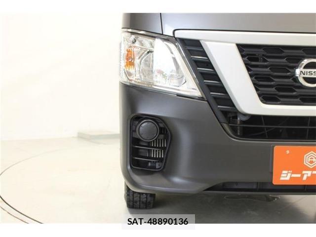 Nissan NV350 Caravan 2019-05 7359190-16