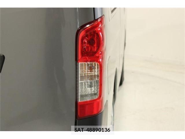 Nissan NV350 Caravan 2019-05 7359190-18