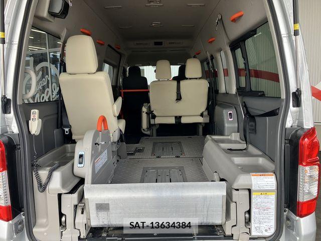 Nissan NV350 Caravan 2020-04 7456551-10