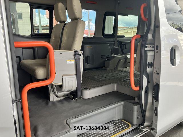 Nissan NV350 Caravan 2020-04 7456551-13