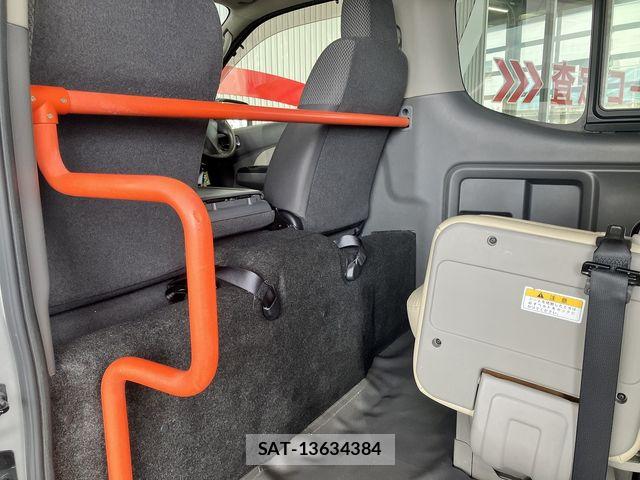 Nissan NV350 Caravan 2020-04 7456551-14