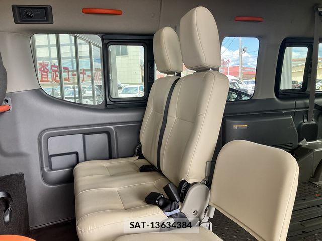 Nissan NV350 Caravan 2020-04 7456551-16