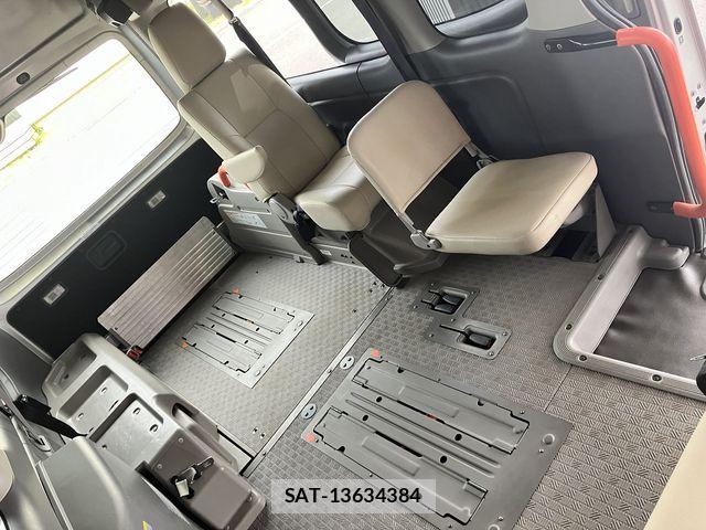 Nissan NV350 Caravan 2020-04 7456551-17
