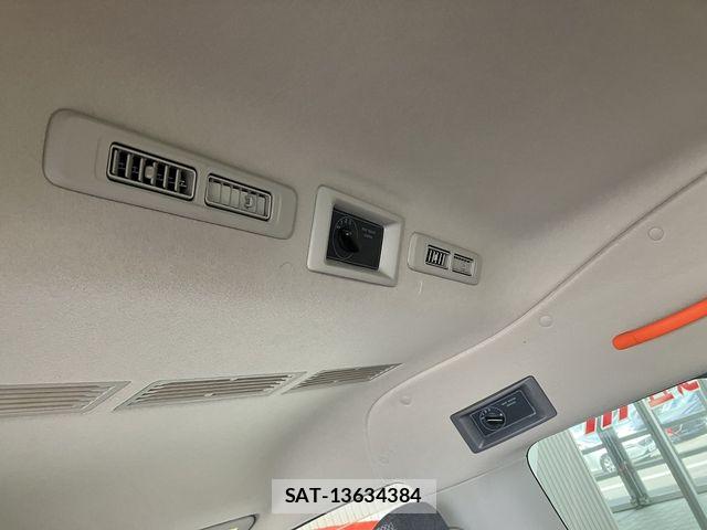 Nissan NV350 Caravan 2020-04 7456551-18