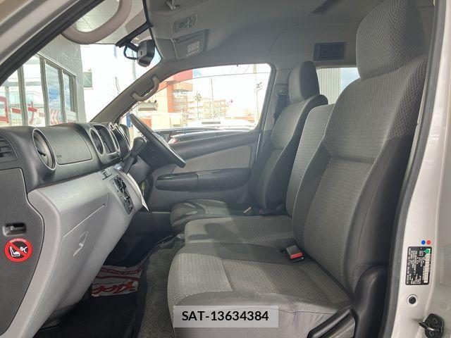 Nissan NV350 Caravan 2020-04 7456551-29