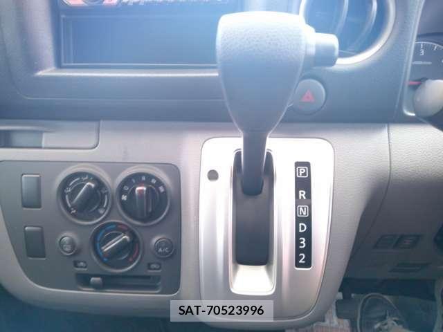 Nissan NV350 Caravan 2019-03 7502074-12