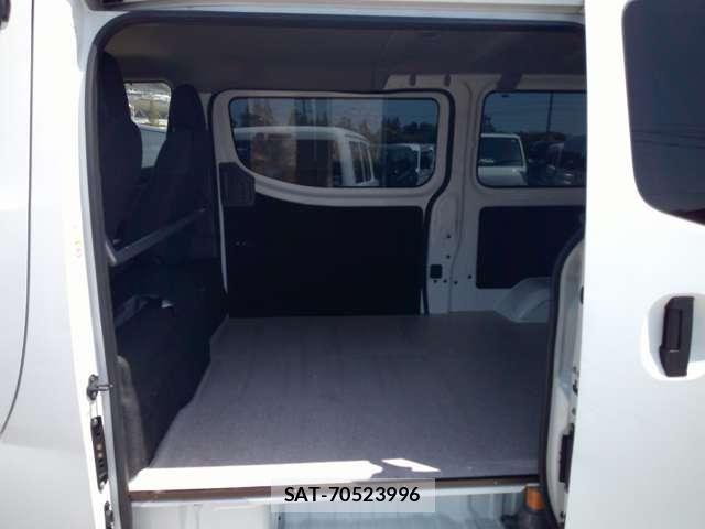 Nissan NV350 Caravan 2019-03 7502074-18