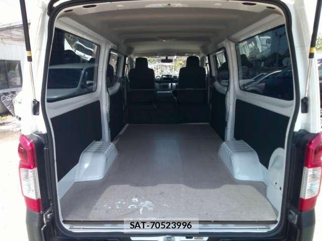 Nissan NV350 Caravan 2019-03 7502074-19