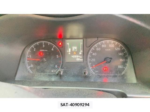 Nissan NV350 Caravan 2016-10 7509579-18