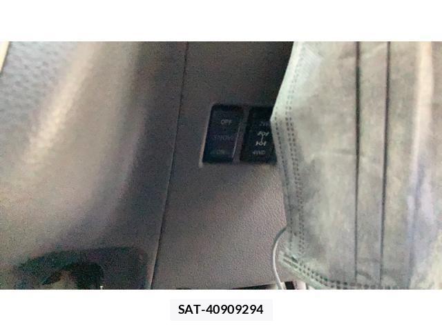 Nissan NV350 Caravan 2016-10 7509579-25