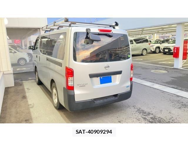 Nissan NV350 Caravan 2016-10 7509579-2