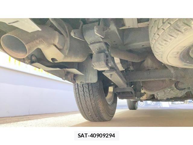 Nissan NV350 Caravan 2016-10 7509579-5