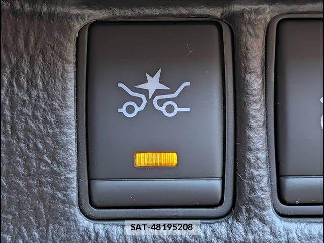 Nissan NV350 Caravan 2020-09 7502073-5
