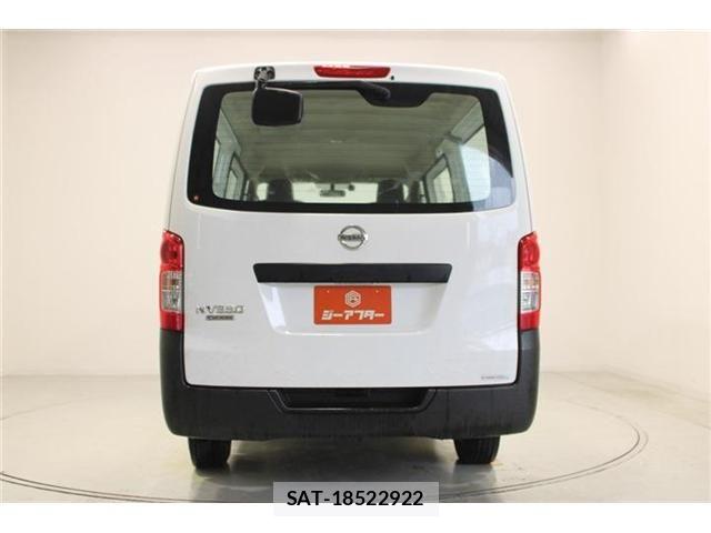 Nissan NV350 Caravan 2019-01 7618993-10