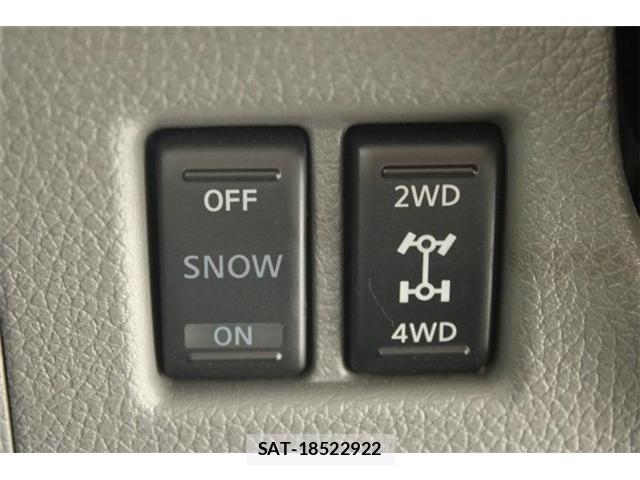 Nissan NV350 Caravan 2019-01 7618993-4
