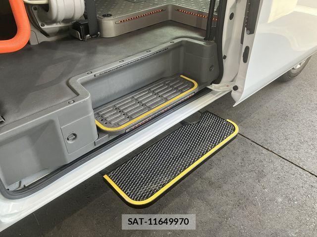 Nissan NV350 Caravan 2021-09 7618991-11