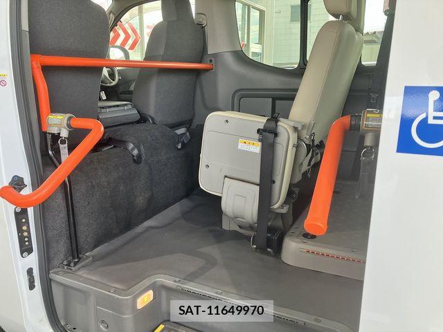 Nissan NV350 Caravan 2021-09 7618991-12